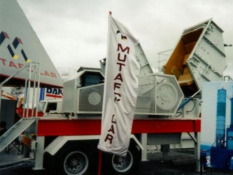 mobil darbeli kırıcı